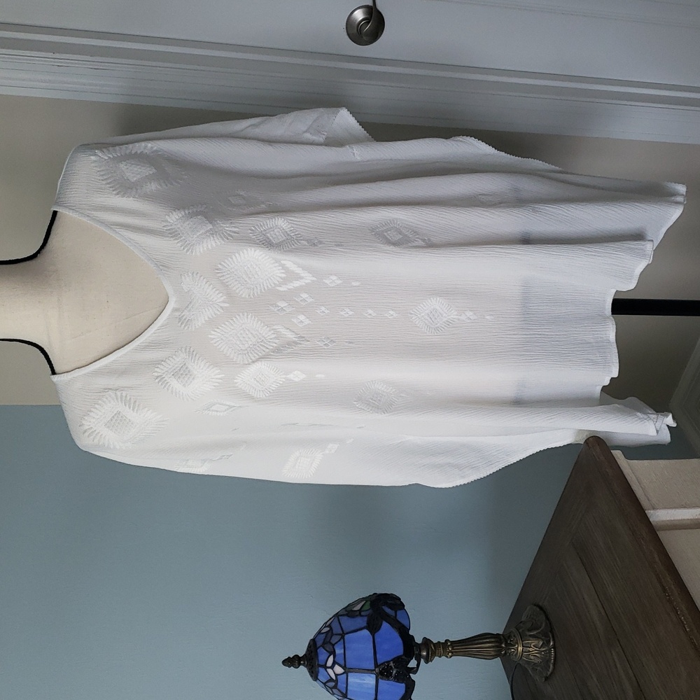 White Short Sleeves V Neck Blouse with Diamond Shaped Embroidered Accents